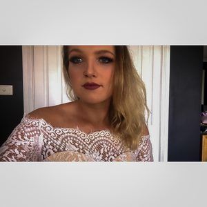 Meet your Posher, Chloe